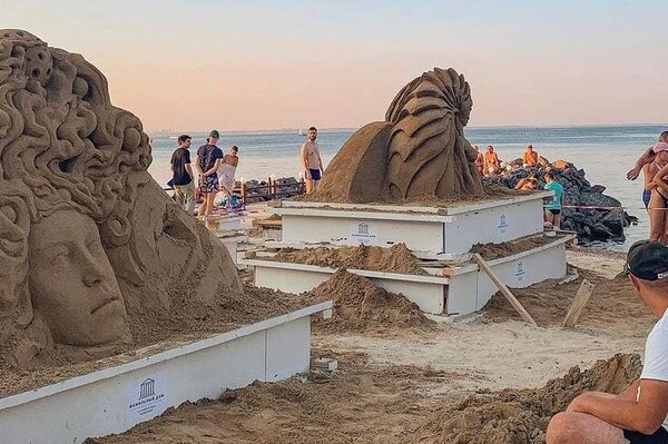 Приходите с детьми: в Одессе проходит фестиваль песчаной скульптуры фото 2