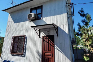 Вслед за туалетом: одесская мэрия сдала в аренду за 600 тысяч гривен два деревянных домика  фото