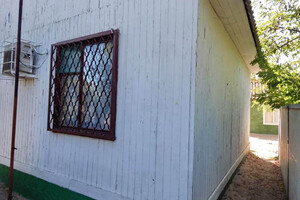 Вслед за туалетом: одесская мэрия сдала в аренду за 600 тысяч гривен два деревянных домика  фото 1