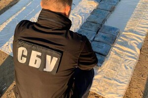 На 10 миллионов: одесские правоохранители задержали огромную партию кокаина фото 7