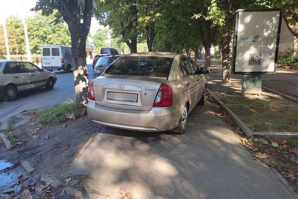 Штрафы не напугали: свежая фотоподборка наглых водителей в Одессе фото 5