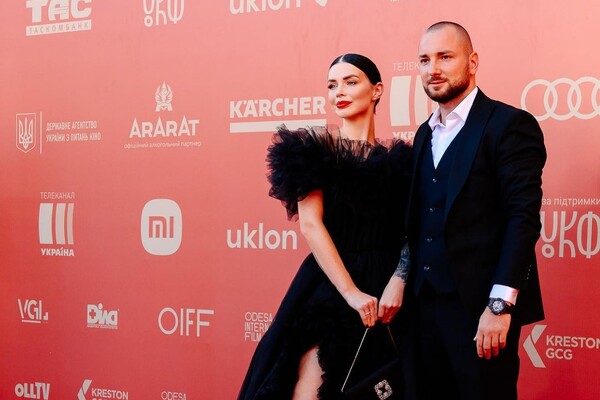 Иностранные звезды и роскошные наряды: как прошло открытие Одесского кинофестиваля фото