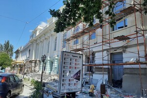 В Одессе заканчивают реставрацию Украинского театра: как он выглядит фото 2
