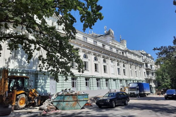 В Одессе заканчивают реставрацию Украинского театра: как он выглядит фото 4