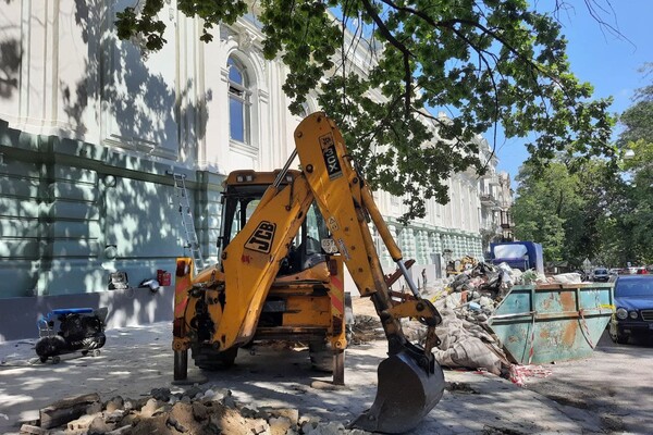 В Одессе заканчивают реставрацию Украинского театра: как он выглядит фото 5