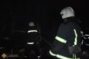 В Одессе сгорел магазин &quot;Конфискат&quot;: его могли поджечь фото 2
