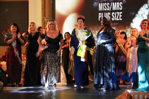 Любуемся роскошными формами: в Одессе выбрали Miss &amp; Mrs Plus Size 2021 фото 4