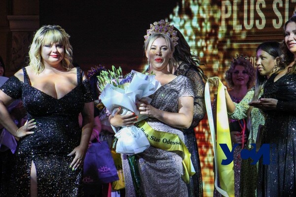 Любуемся роскошными формами: в Одессе выбрали Miss &amp; Mrs Plus Size 2021 фото 8