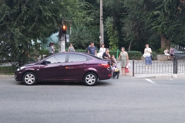 Короли дороги: свежая фотоподборка наглых водителей в Одессе фото
