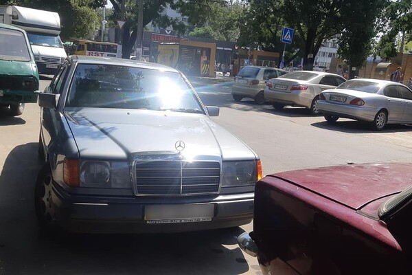 Короли дороги: свежая фотоподборка наглых водителей в Одессе фото 2
