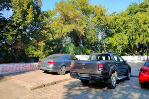 Короли дороги: свежая фотоподборка наглых водителей в Одессе фото 5