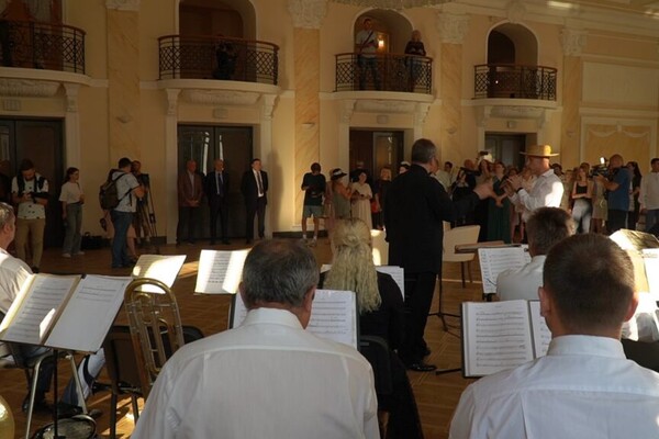 В Одессе открыли отреставрированный Украинский театр: как теперь он выглядит фото 2