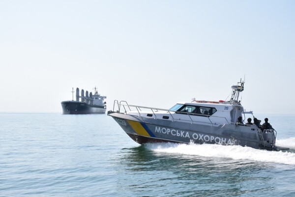 Под Одессой судно загрязняло море: капитану выписали крупный штраф фото