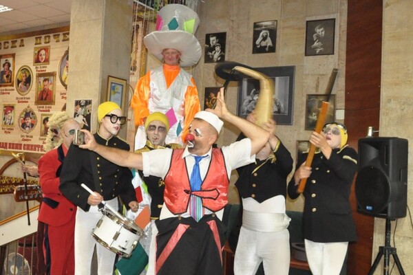 Комедиада-2021: в Одессе стартовал фестиваль клоунов фото 15