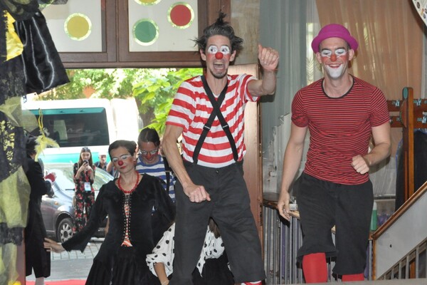 Комедиада-2021: в Одессе стартовал фестиваль клоунов фото 20