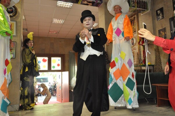 Комедиада-2021: в Одессе стартовал фестиваль клоунов фото 21