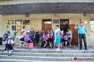 День знаний в Одессе: школьные линейки отменили, но не все  фото