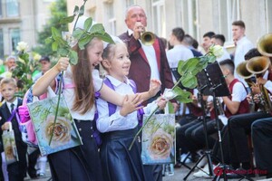 День знаний в Одессе: школьные линейки отменили, но не все  фото 1