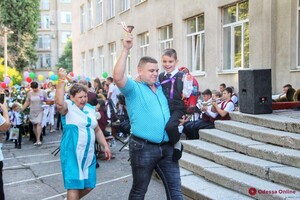 День знаний в Одессе: школьные линейки отменили, но не все  фото 5