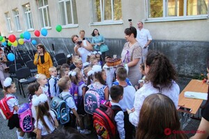 День знаний в Одессе: школьные линейки отменили, но не все  фото 7