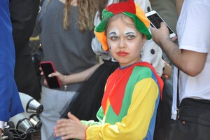 Комедиада: в Одессе прошел парад клоунов и мимов фото