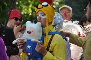 Комедиада: в Одессе прошел парад клоунов и мимов фото 3