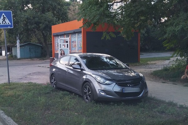 Не перестают удивлять: свежая фотоподборка наглых водителей в Одессе фото 5