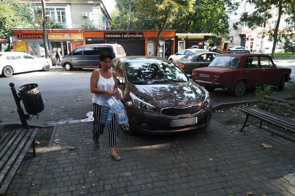 Не перестают удивлять: свежая фотоподборка наглых водителей в Одессе фото 10