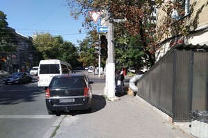 Штрафы не напугали: свежая фотоподборка наглых водителей в Одессе фото 7