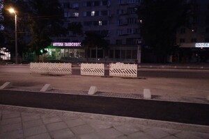 Реконструкция с нарушением норм: на Черняховского появилась первая велодорожка фото