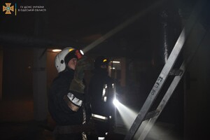 Проблемы с проводкой: в корпусе Одесской морской академии тушили пожар фото 3
