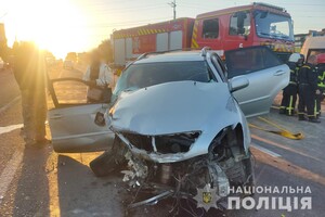 Под Одессой Lexus устроил ДТП с военными: пострадали пять человек фото