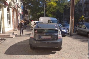 Наплевать на пешеходов: свежая фотоподборка наглых водителей в Одессе фото 7