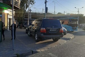 Наплевать на пешеходов: свежая фотоподборка наглых водителей в Одессе фото