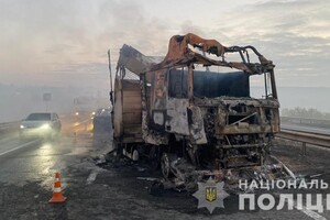 На трассе Киев - Одесса столкнулись два грузовика и три легковушки: погибли люди (обновлено) фото 1