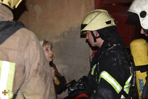 Включил на ночь электроплиту: на пожаре в Одессе погиб мужчина фото