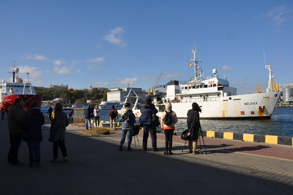 Подарок Бельгии: в Одессу зашло научно-исследовательское судно фото