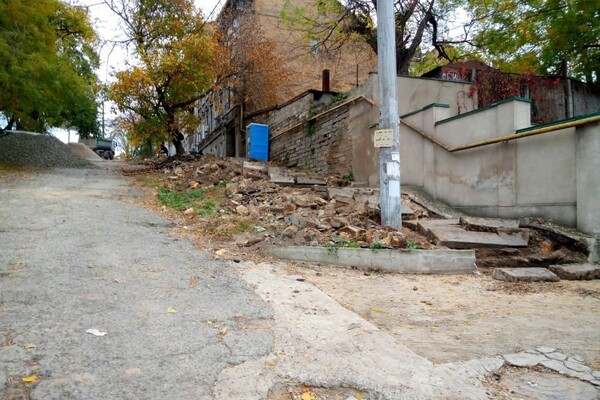 На Молдаванке отремонтируют старинную лестницу: ее признали аварийной фото