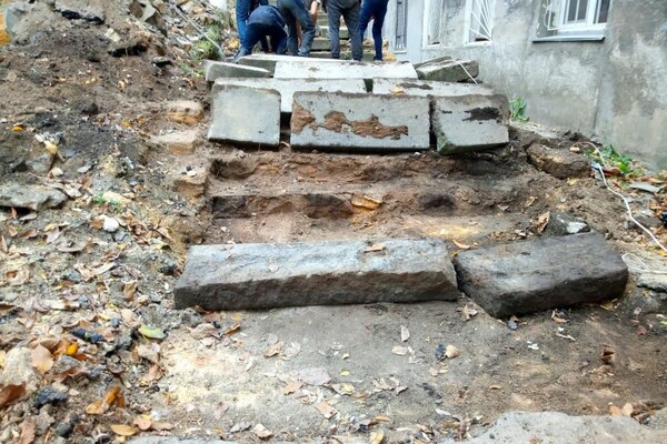 На Молдаванке отремонтируют старинную лестницу: ее признали аварийной фото 1