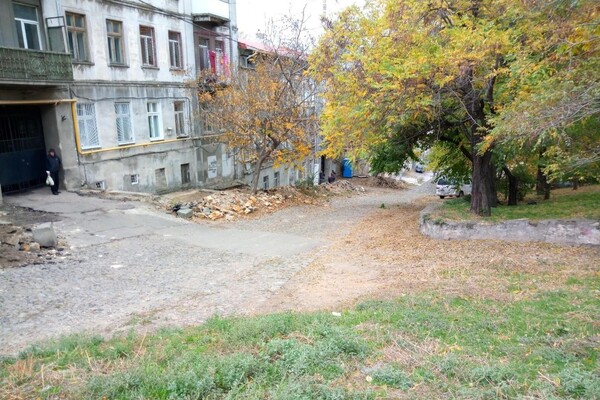 На Молдаванке отремонтируют старинную лестницу: ее признали аварийной фото 7
