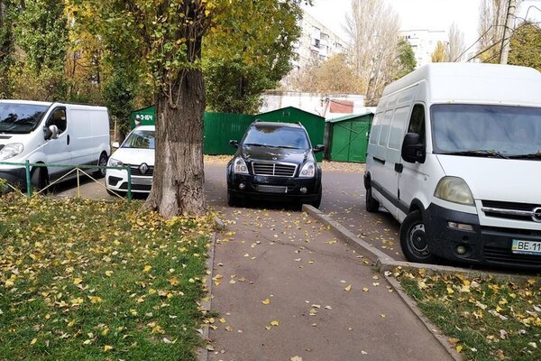 Не перестают удивлять: свежая фотоподборка наглых водителей в Одессе фото