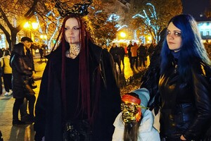 Ночь тыкв и жуткие образы: как одесситы отметили Хэллоуин фото 6