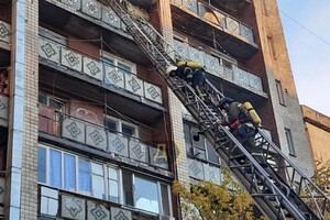 В Одессе загорелось общежитие: часть города может остаться без света (обновлено) фото 2