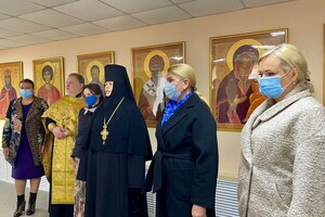 В Одессе открыли пункт массовой вакцинации при монастыре: на очереди &ndash; Кирха фото