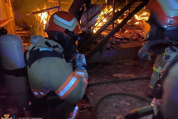 Жаркая ночь: под Одессой сгорела база отдыха, а в городе &ndash; кафе фото 2
