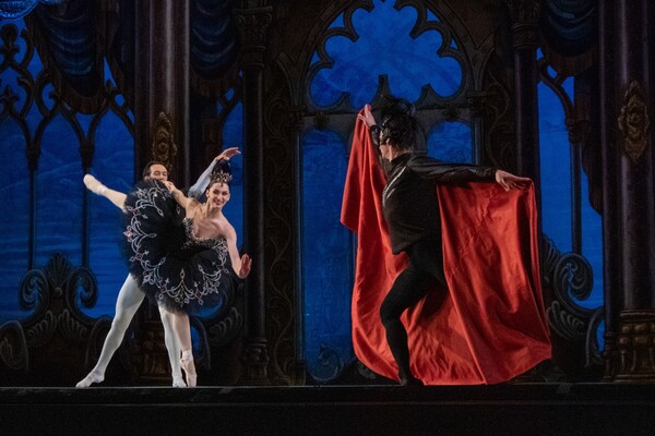 В Одесском оперном показали первый спектакль после перерыва: как посетить фото 17