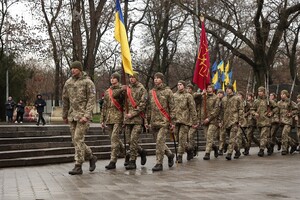 С выставкой военной техники и концертом: в Одессе отмечают 30-летие ВСУ фото 11
