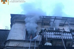 В центре Одессы загорелся памятник архитектуры: погиб мужчина (обновлено) фото 1