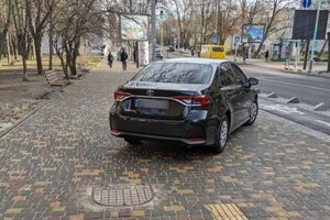С фантазией все в порядке: свежая фотоподборка наглых водителей в Одессе фото