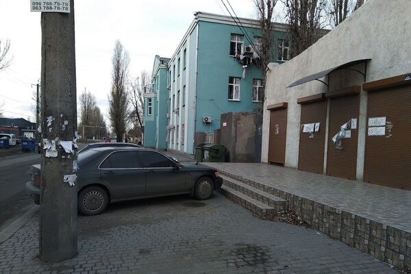 С фантазией все в порядке: свежая фотоподборка наглых водителей в Одессе фото 1